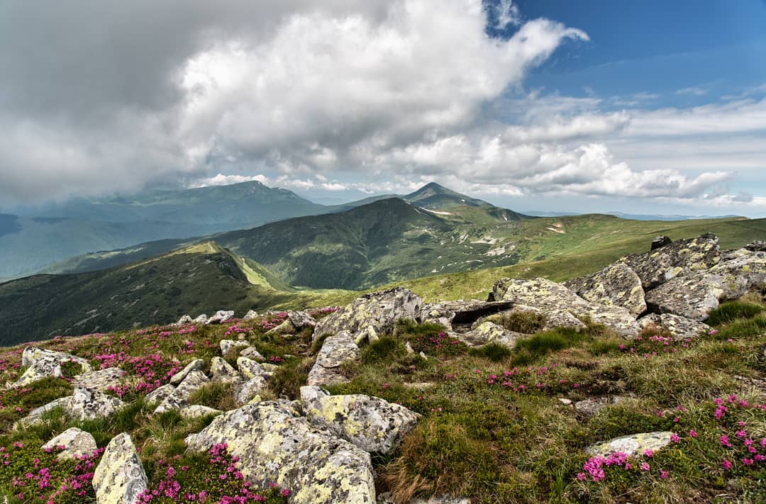 панорама чорногірського хребта