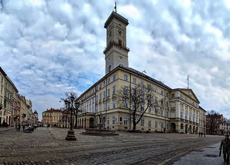 Львівська ратуша та площа Ринок