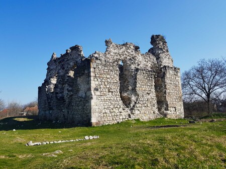 Середнянський замок