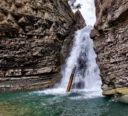 Бухтівецький водоспад - фото